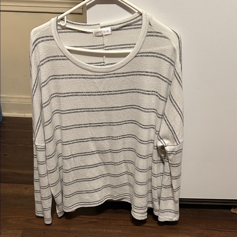 Vestique Gray Striped Long Sleeve Top - White and Gray - Women’s Medium
